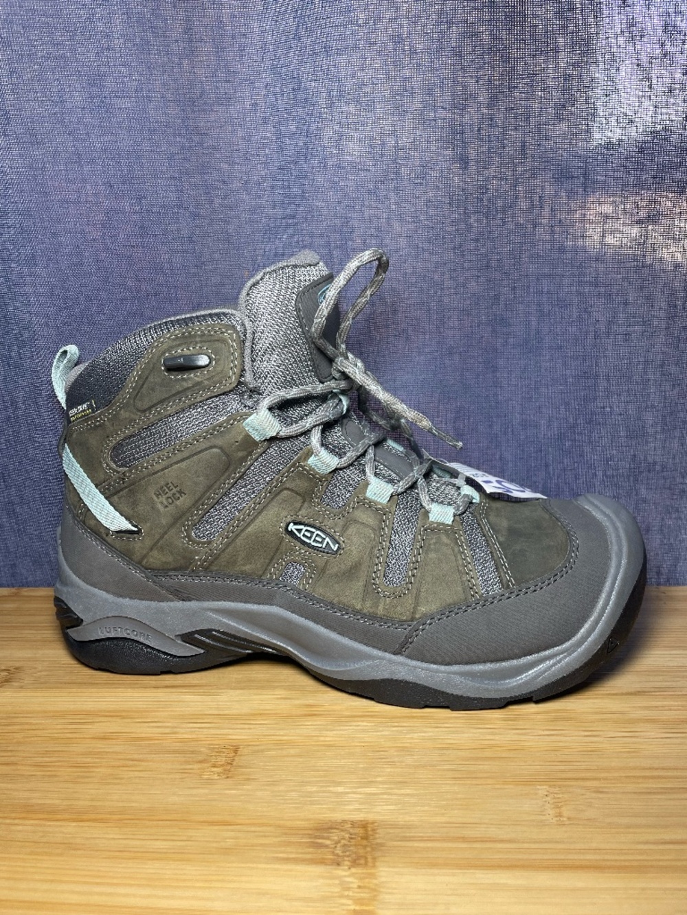 Keen Circadia Mid Waterproof Hiking Boots Grey/Cloud Blue Women's 9 WIDE New!